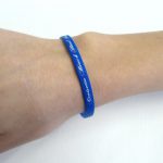 Bracelet fin bleu