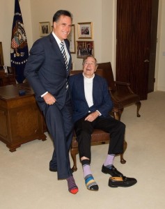 Mitt-Romney-chaussette-George-Bush-pere-anniversaire
