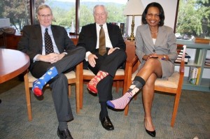 condoleeza-rice-chaussettes-anniversaire-Georges-Bush-pere