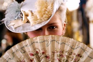 eventails-personnalises-accessoires-fetiches-des-star-Kisten-Dunst-Marie-Antoinette