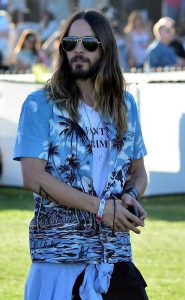 Festival-de-Coachella-2014-mythiques-bracelets-d-identification-Jared-Leto