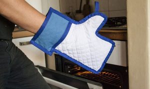 Les goodies Facebook et twitter pour les geeks-mug-facebook-manique-FB