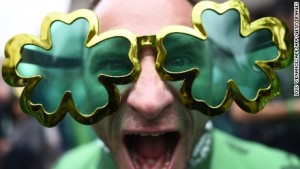 Les-goodies-personnalises- joyaux-de-la-coupe-du-monde-de-rugby-2015-lunettes-trèfle-Irlande