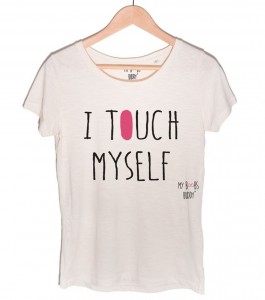 Octobre-rose-les-objets-personnalises-pour-la-bonne-cause-Tee-shirt-I-touch-myself-my-boobs-buddy