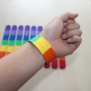 World-Interpride-2016-notre-sélection-des-meilleurs-goodies-pour-la-gaypride-de-Montpellier-bracelets-slap-gaypride